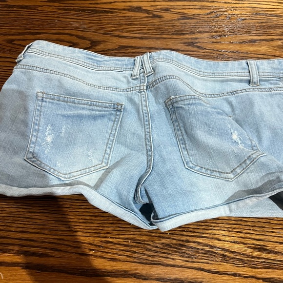 Denim shorts - Picture 2 of 2